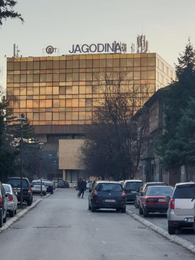 Apartman Park Jagodina-Studio U Centru Grada Kültér fotó