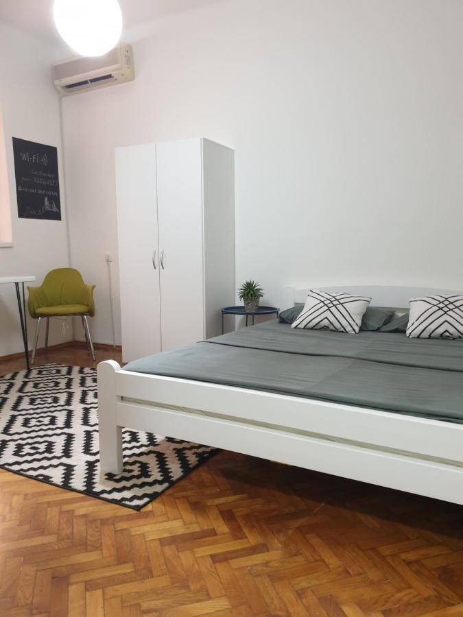 Apartman Park Jagodina-Studio U Centru Grada Kültér fotó