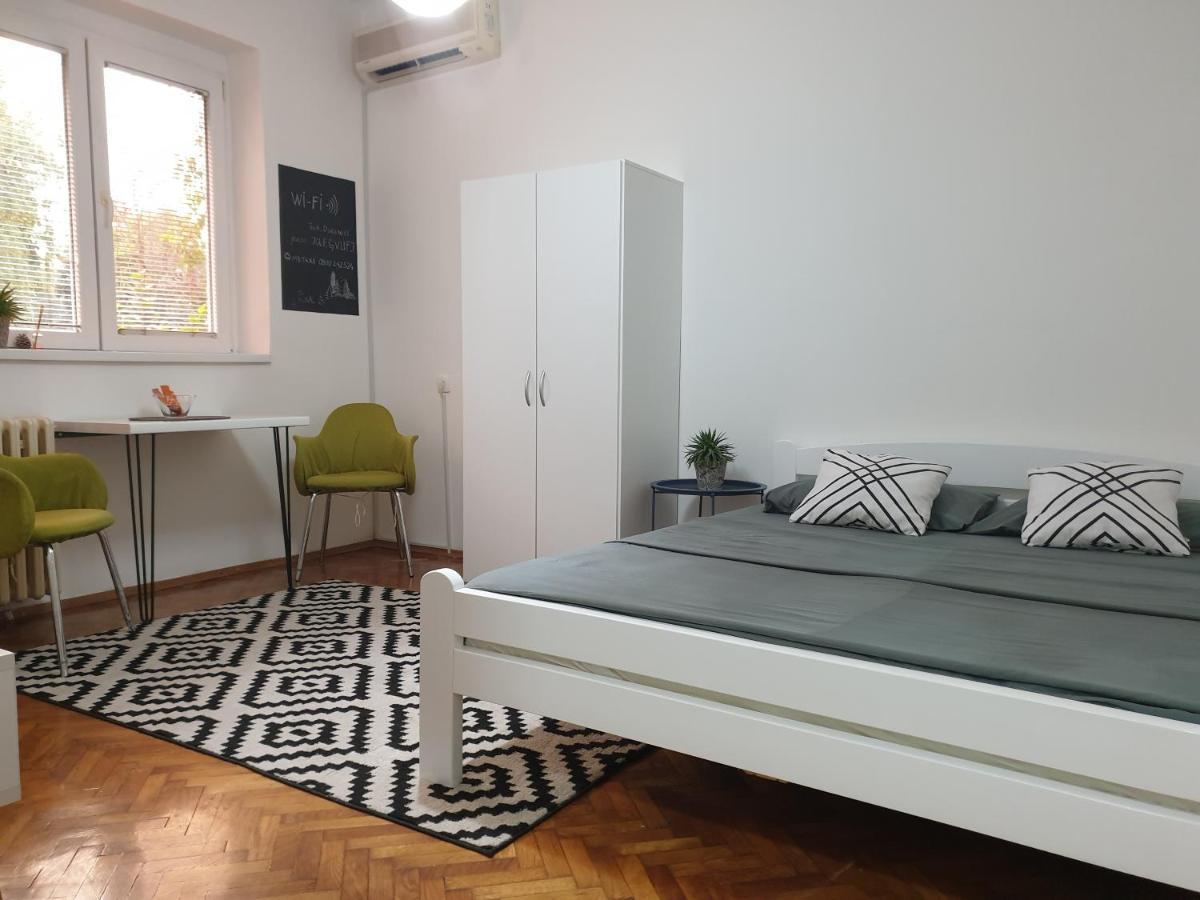 Apartman Park Jagodina-Studio U Centru Grada Kültér fotó